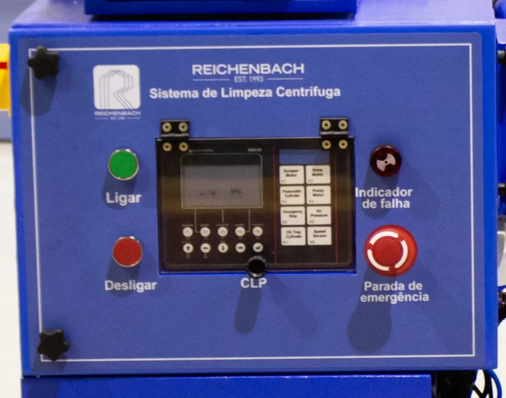 Membrana texturizada colada no painel de equipamento industrial